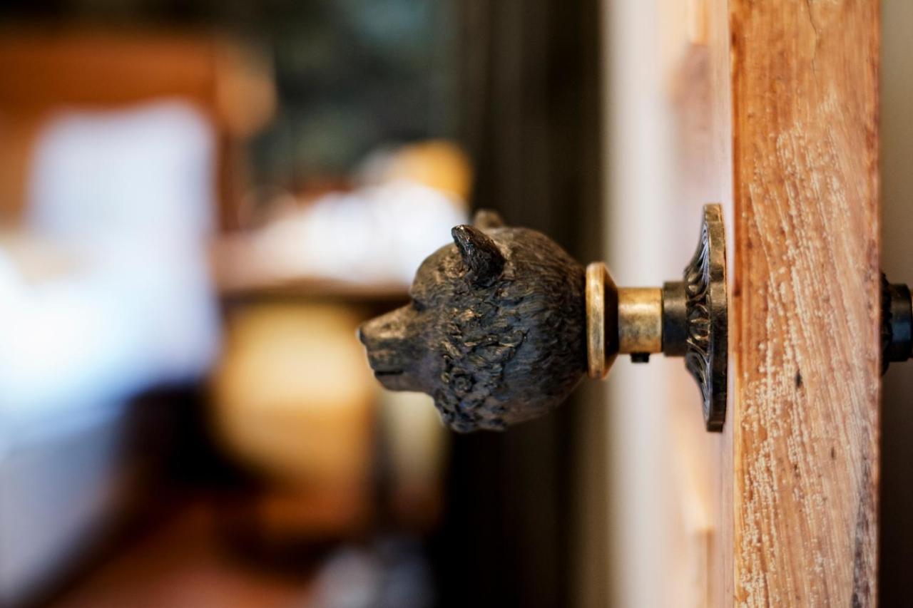 Bear Of Burton Hotel Christchurch  Eksteriør billede