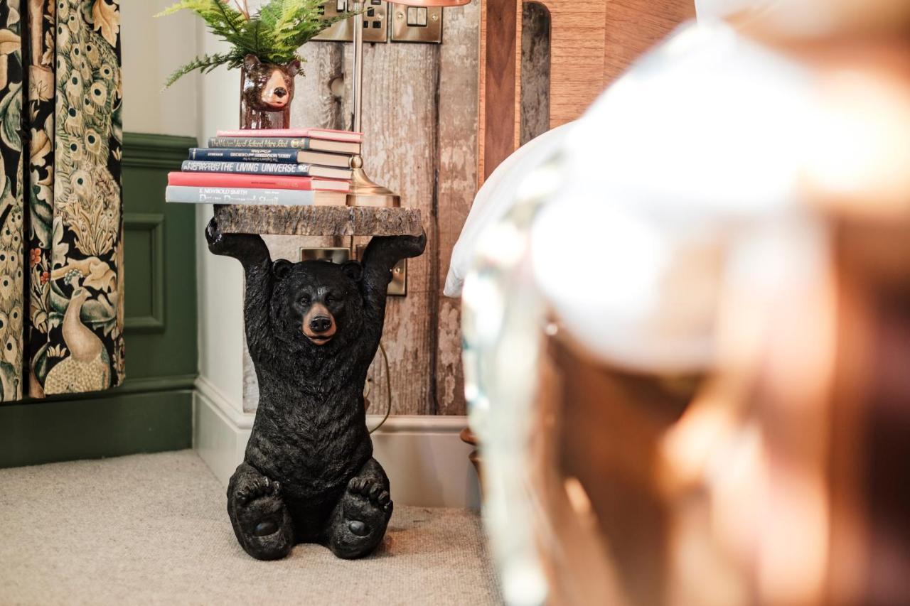 Bear Of Burton Hotel Christchurch  Eksteriør billede